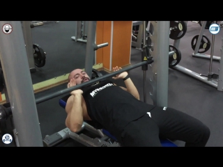 close grip barbell bench press with an emphasis on triceps darkfit