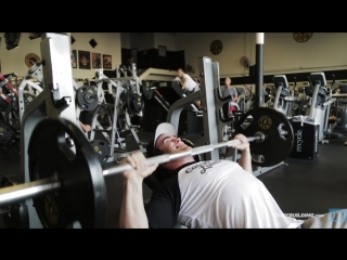 calum von mogers chest warm-up